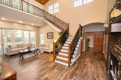 House in Fort Lauderdale, Florida 7 bedrooms, 536.51 sq.m. № 2068659 - photo 8