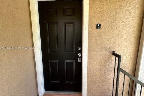 Condo in Miami, Florida, 2 bedrooms № 2013463 - photo 3