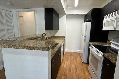 Condo in Miami, Florida, 2 bedrooms № 2013463 - photo 10