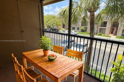 Condo in Miami, Florida, 2 bedrooms № 2013463 - photo 19