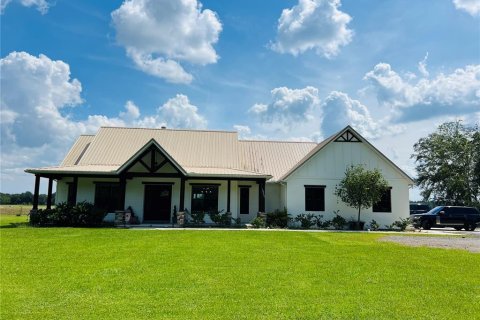 Купить виллу или дом в Буннелл, Флорида 6 комнат, 268.95м2, № 1900236 - фото 1