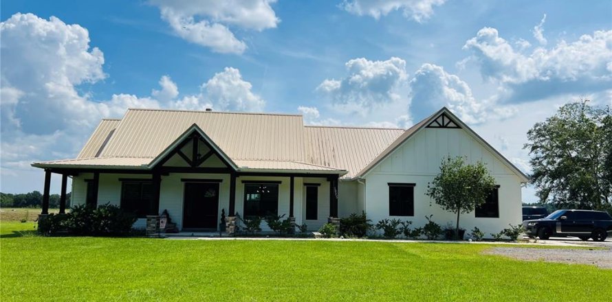 Дом в Буннелл, Флорида 6 комнат, 268.95м2 № 1900236