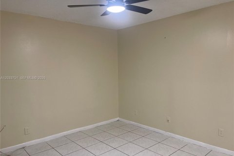 Condo in Miramar, Florida, 2 bedrooms № 2078043 - photo 16