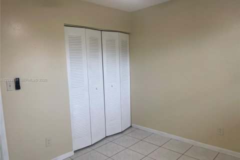 Condo in Miramar, Florida, 2 bedrooms № 2078043 - photo 24