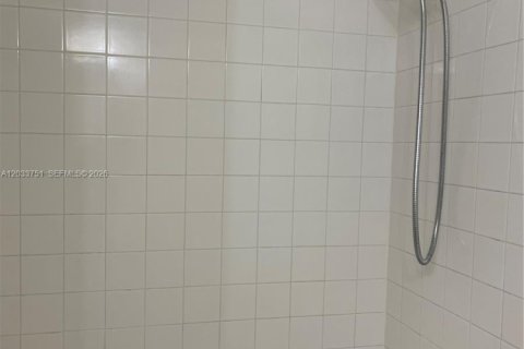 Condo in Miramar, Florida, 2 bedrooms № 2078043 - photo 21