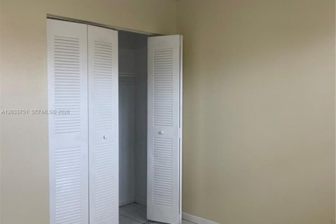 Condo in Miramar, Florida, 2 bedrooms № 2078043 - photo 25