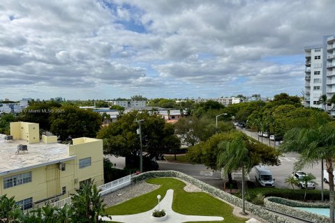 Copropriété à louer à Miami Beach, Floride: 1 chambre, 85.47 m2 № 2061683 - photo 24