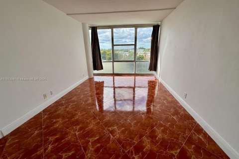 Copropriété à louer à Miami Beach, Floride: 1 chambre, 85.47 m2 № 2061683 - photo 13