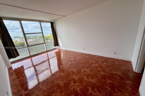 Copropriété à louer à Miami Beach, Floride: 1 chambre, 85.47 m2 № 2061683 - photo 12