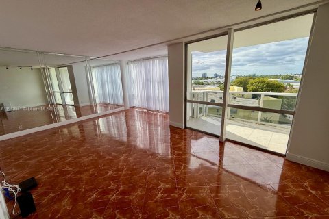 Copropriété à louer à Miami Beach, Floride: 1 chambre, 85.47 m2 № 2061683 - photo 6