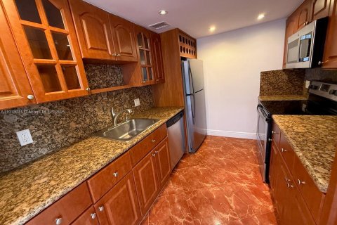 Copropriété à louer à Miami Beach, Floride: 1 chambre, 85.47 m2 № 2061683 - photo 2