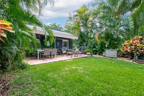 House in Weston, Florida 3 bedrooms, 138.89 sq.m. № 1804423 - photo 13