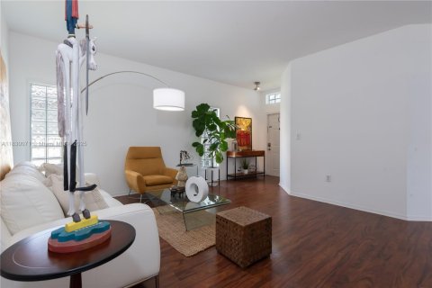 House in Weston, Florida 3 bedrooms, 138.89 sq.m. № 1804423 - photo 25