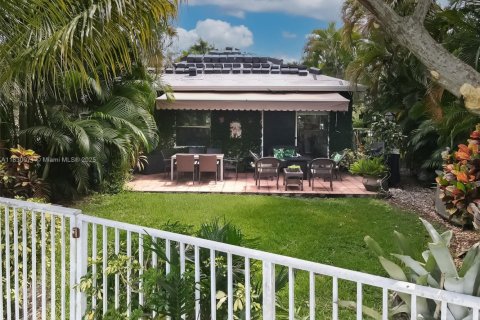 House in Weston, Florida 3 bedrooms, 138.89 sq.m. № 1804423 - photo 9