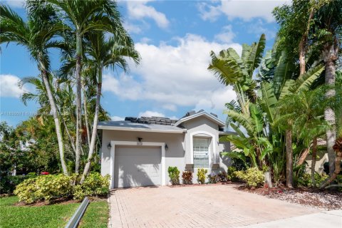 House in Weston, Florida 3 bedrooms, 138.89 sq.m. № 1804423 - photo 3