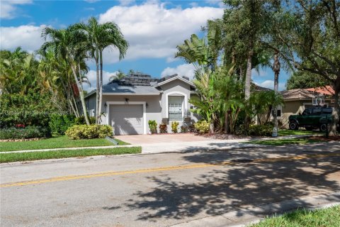 House in Weston, Florida 3 bedrooms, 138.89 sq.m. № 1804423 - photo 5