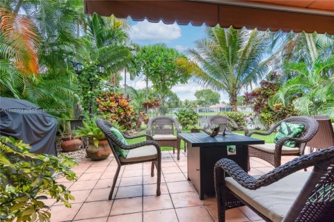 House in Weston, Florida 3 bedrooms, 138.89 sq.m. № 1804423 - photo 18