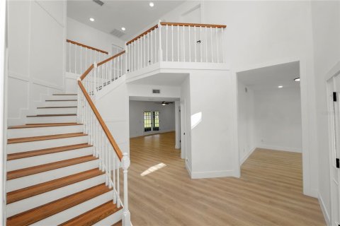 House in Plant City, Florida 4 bedrooms, 281.68 sq.m. № 1562095 - photo 5