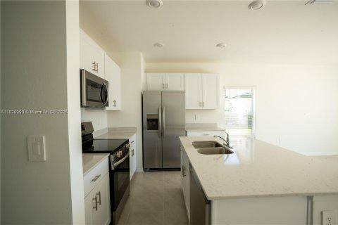 Casa en venta en Fort Myers, Florida, 3 dormitorios № 1807052 - foto 4