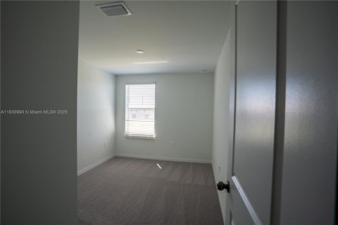 Casa en venta en Fort Myers, Florida, 3 dormitorios № 1807052 - foto 9