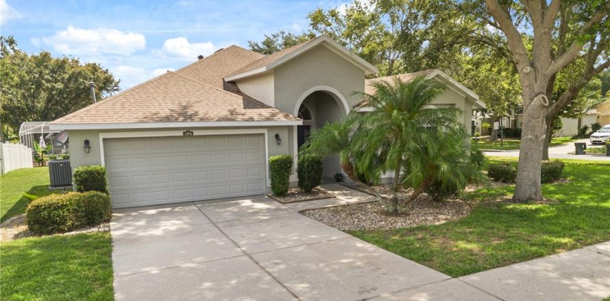 House in Clermont, Florida 3 bedrooms, 194.35 sq.m. № 1784926