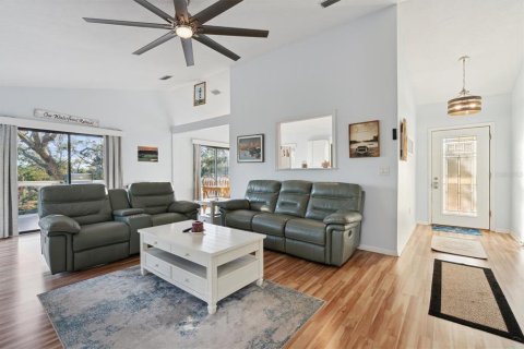Casa en venta en Cedar Key, Florida, 2 dormitorios, 117.24 m2 № 1537322 - foto 11
