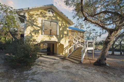 Casa en venta en Cedar Key, Florida, 2 dormitorios, 117.24 m2 № 1537322 - foto 1