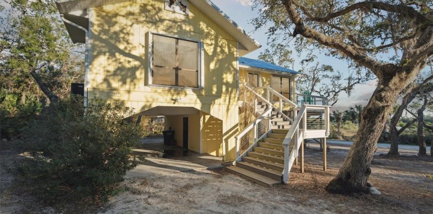 Casa en Cedar Key, Florida 2 dormitorios, 117.24 m2 № 1537322