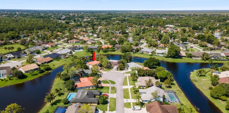 Casa en Wellington, Florida 5 dormitorios, 248.23 m2 № 1222356