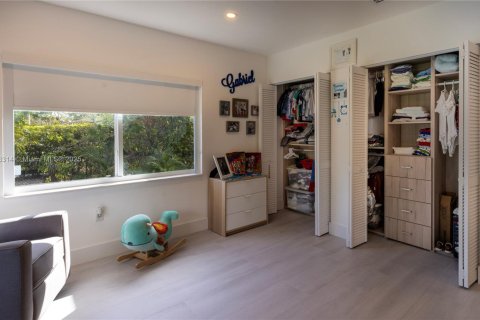 Casa en venta en Miami Springs, Florida, 4 dormitorios, 225.57 m2 № 1819958 - foto 11