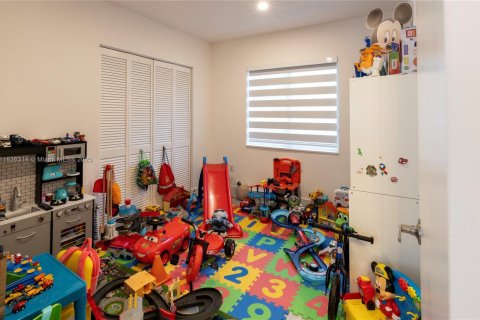 Casa en venta en Miami Springs, Florida, 4 dormitorios, 225.57 m2 № 1819958 - foto 15