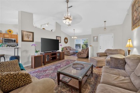 House in Palm Coast, Florida 3 bedrooms, 152.27 sq.m. № 2390962 - photo 5