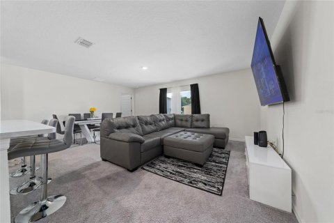 House in Kissimmee, Florida 4 bedrooms, 168.52 sq.m. № 1808009 - photo 13