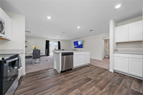 House in Kissimmee, Florida 4 bedrooms, 168.52 sq.m. № 1808009 - photo 9