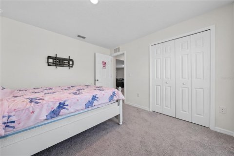 House in Kissimmee, Florida 4 bedrooms, 168.52 sq.m. № 1808009 - photo 21