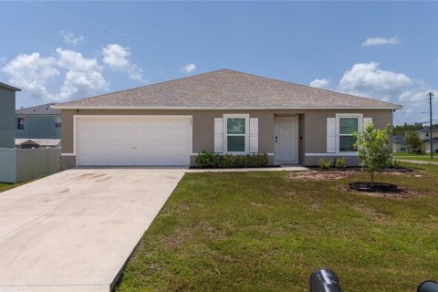 House in Kissimmee, Florida 4 bedrooms, 168.52 sq.m. № 1808009 - photo 4