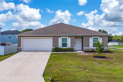 House in Kissimmee, Florida 4 bedrooms, 168.52 sq.m. № 1808009 - photo 1