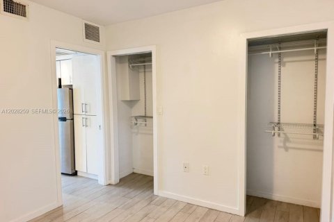 Copropriété à vendre à Miami Beach, Floride: 1 chambre, 36.7 m2 № 2257747 - photo 10