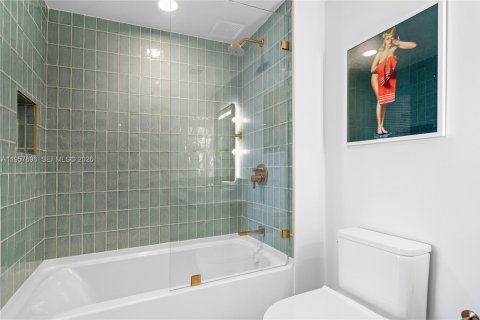 Condominio en alquiler en Miami, Florida, 1 dormitorio, 46.92 m2 № 2011363 - foto 13