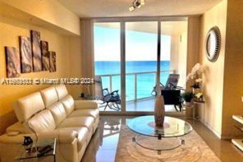 Condo in Sunny Isles Beach, Florida, 1 bedroom  № 2015221