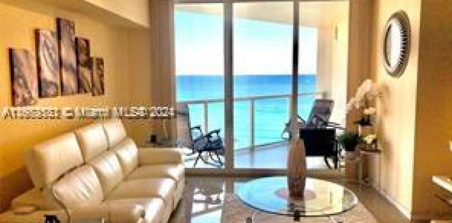 Condo in Sunny Isles Beach, Florida, 1 bedroom  № 2015221