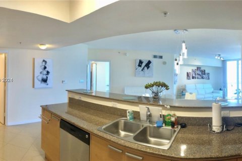Condo in Sunny Isles Beach, Florida, 1 bedroom  № 2015221 - photo 13