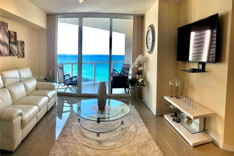 Condo in Sunny Isles Beach, Florida, 1 bedroom  № 2015221 - photo 6