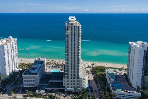 Condo in Sunny Isles Beach, Florida, 1 bedroom  № 2015221 - photo 30