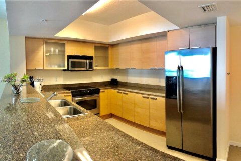 Condo in Sunny Isles Beach, Florida, 1 bedroom  № 2015221 - photo 11