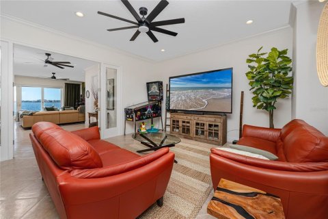 Casa en venta en Saint Petersburg, Florida, 4 dormitorios, 387.22 m2 № 1622590 - foto 28