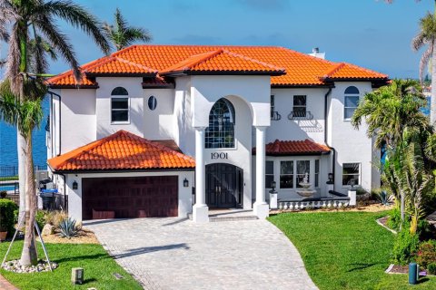 Casa en venta en Saint Petersburg, Florida, 4 dormitorios, 387.22 m2 № 1622590 - foto 2