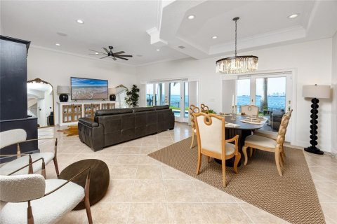 Casa en venta en Saint Petersburg, Florida, 4 dormitorios, 387.22 m2 № 1622590 - foto 10