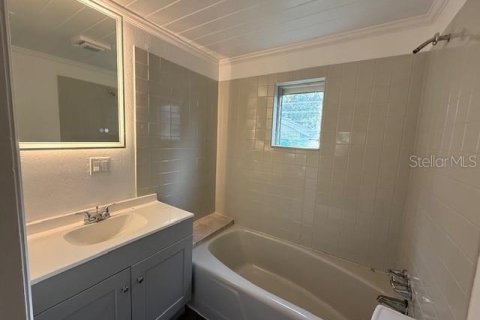 Casa en alquiler en Windermere, Florida, 2 dormitorios, 1615.29 m2 № 1904376 - foto 5