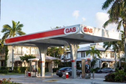 Commercial property in Miami, Florida № 2188018